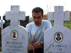 У логор са девет и по година